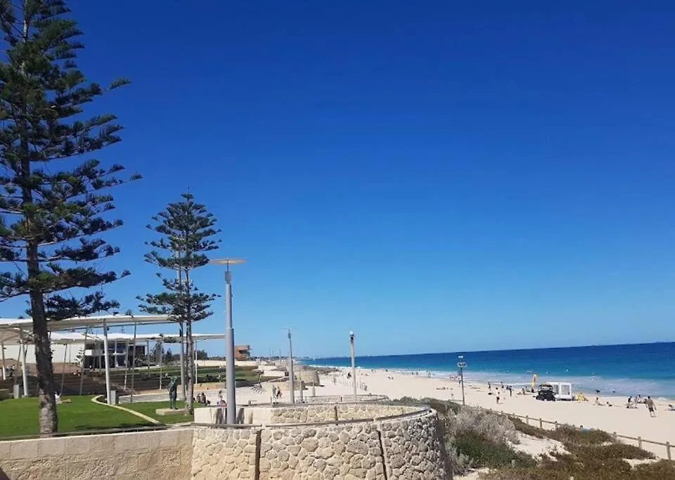 The Retreat On Nautilus ~ Walk To Beach Perth